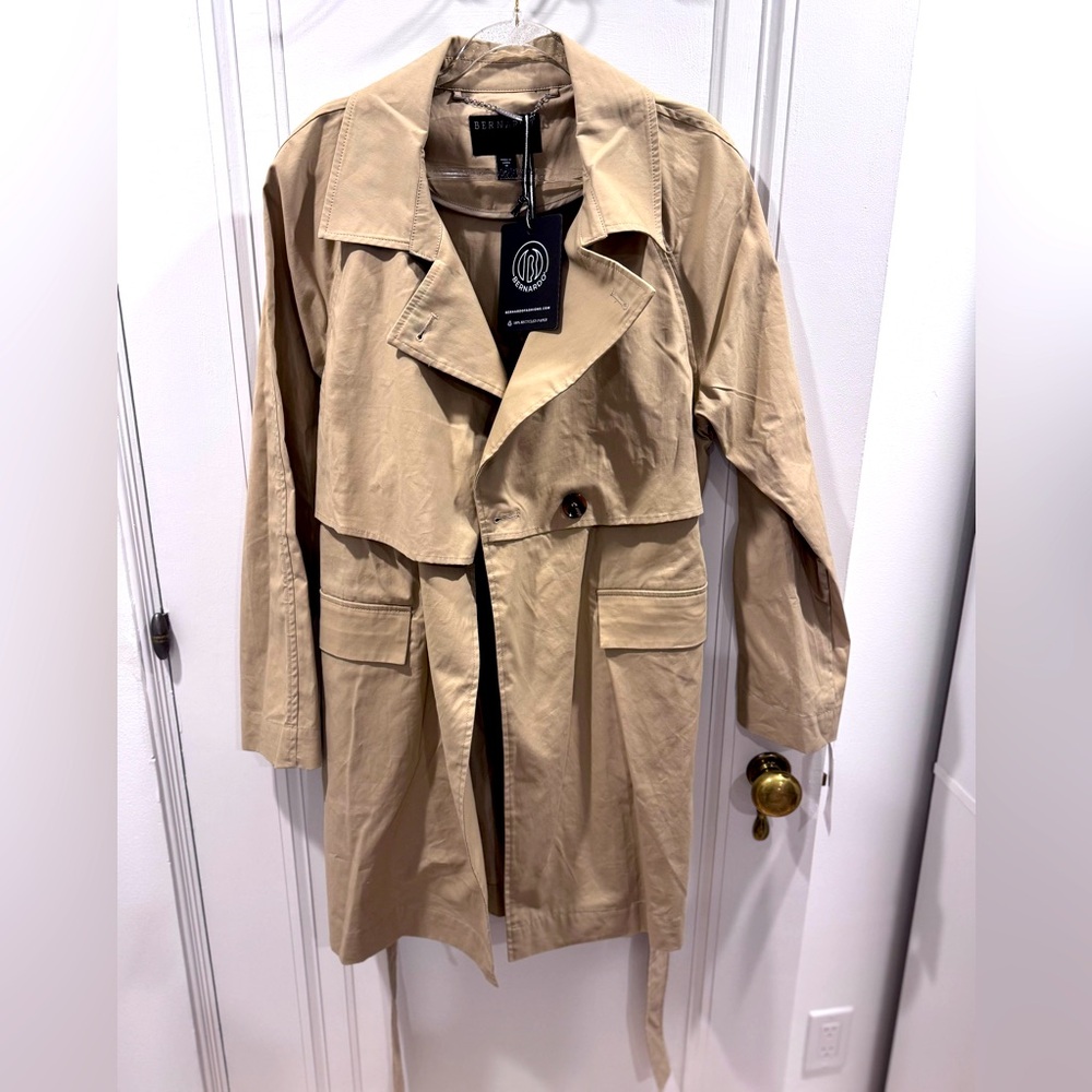 NWT, Bernardo, Size M, women’s tan trench coat